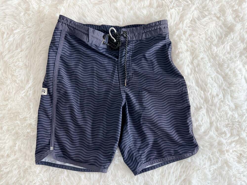 Jetty Supply Co. Men's Wavy Stripe Boardshorts Navy Blue Size 26